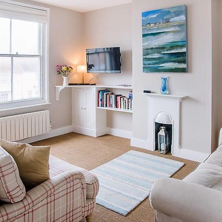 Serendipity, Aldeburgh - An Apartment On The High Street! 외부 사진